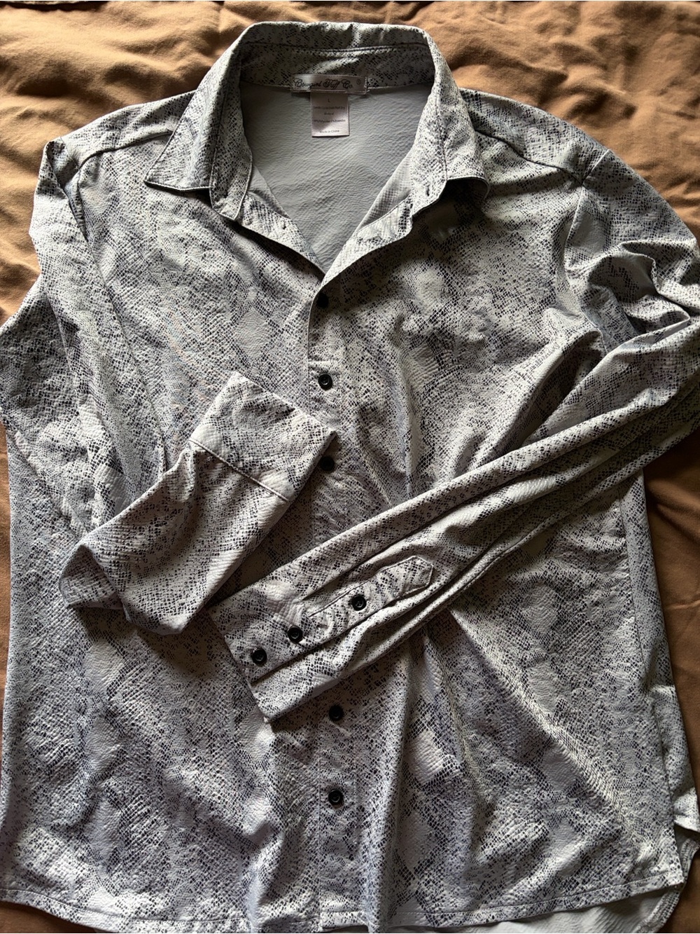 Cowgirl Tuff Gray White Snakeskin Print Button-Up Blouse
